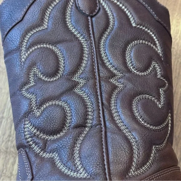 Kid’s Western Boots from Cat & Jack. Size Big Girls 4. - Picture 7 of 16